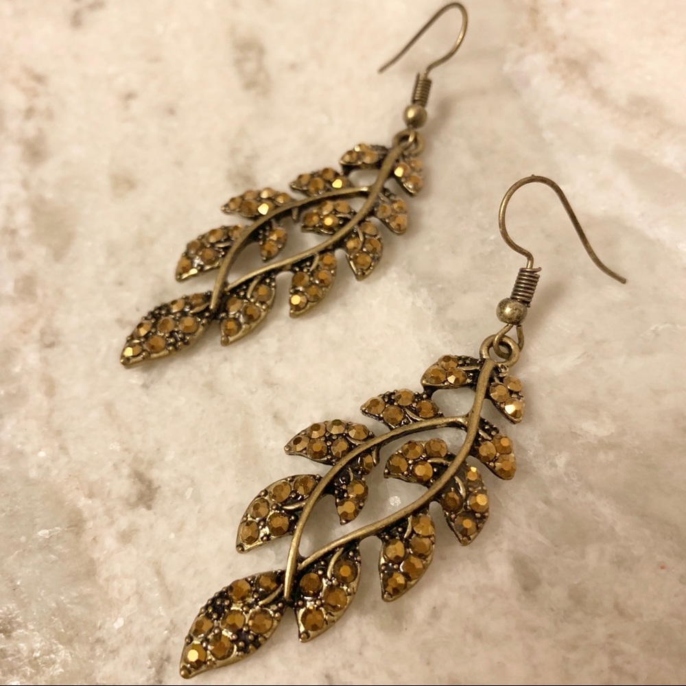 Paparazzi glittery leaf earrings